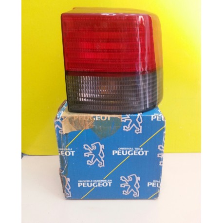 FANALE POSTERIORE PEUGEOT 405 SW ESTERNO DESTRO ROSSO/FUME' NUOVO ORIGINALE PEUGEOT