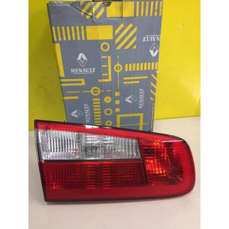 FANALE POSTERIORE INTERNO SINISTRO CON PORTALAMPADA RENAULT LAGUNA 2001-2005 ORIGINALE RENAULT 8200002475