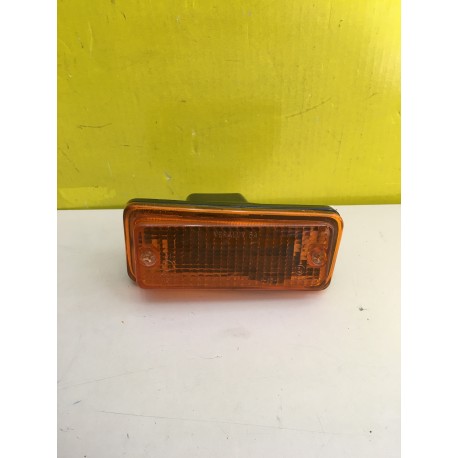 FANALE FRECCIA ANTERIORE DESTRA CON PORTALAMPADA FIAT 126 - 126BIS ARANCIO